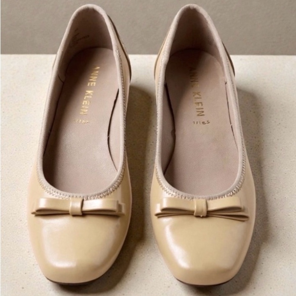 Anne Klein Sport Women’s 9M Beige Bow Wedge Pumps Comfort Work Shoes